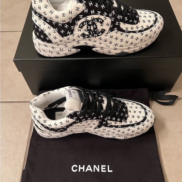 NWT Chanel Sport Runner CC Sneakers - Picture 2 of 16